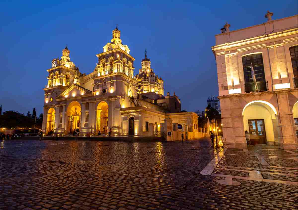 Cordoba Cathedral at night - Cordoba, Argentina.jpg